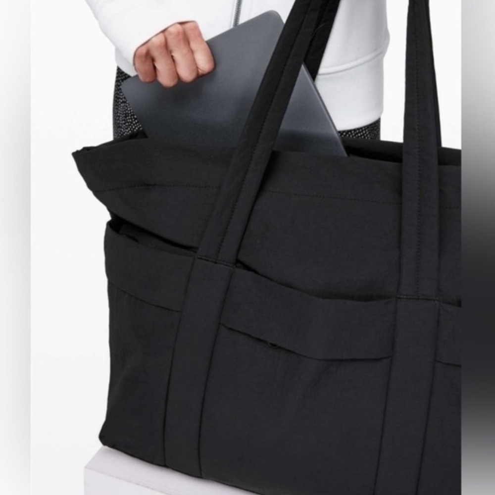 Lululemon On My Level Duffle Bag - Picture 12 of 12